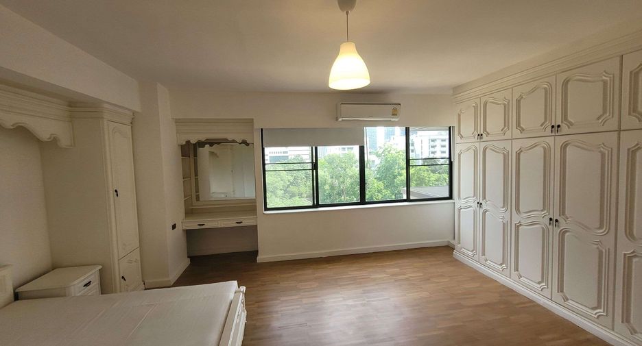 Wohnung zur Miete mit 3 Zimmer in Watthana, Bangkok