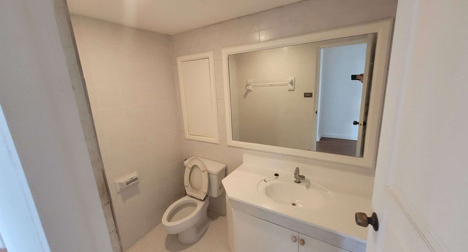 Wohnung zur Miete mit 3 Zimmer in Watthana, Bangkok