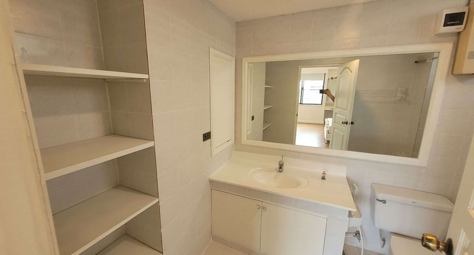 Wohnung zur Miete mit 3 Zimmer in Watthana, Bangkok