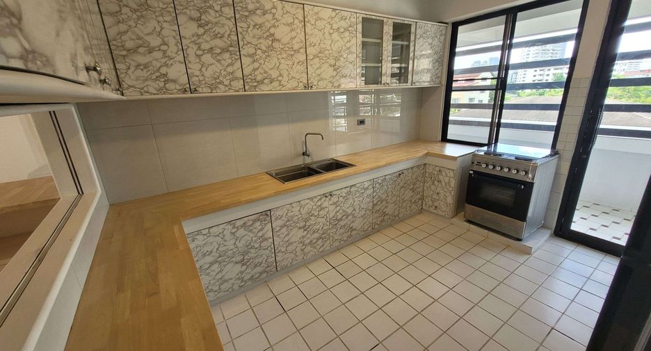 Wohnung zur Miete mit 3 Zimmer in Watthana, Bangkok