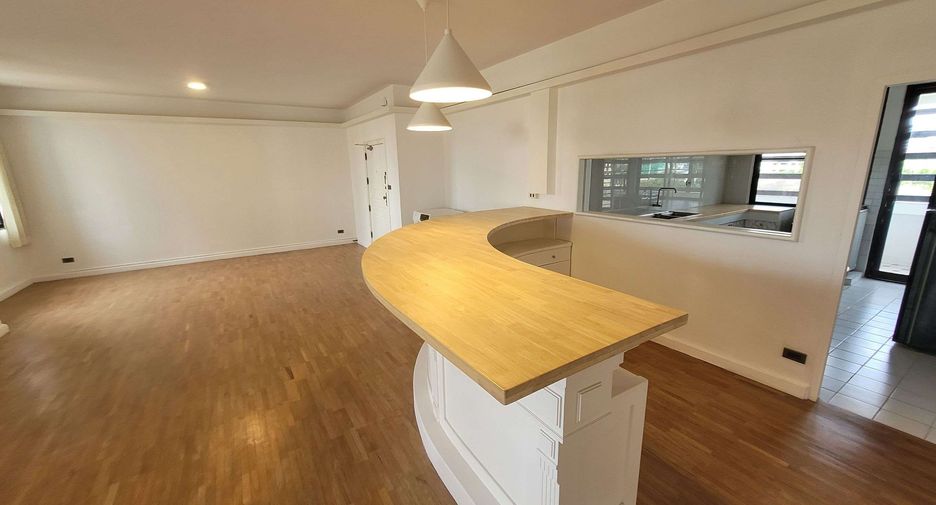 Wohnung zur Miete mit 3 Zimmer in Watthana, Bangkok