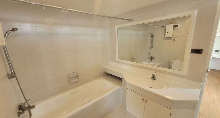 Wohnung zur Miete mit 3 Zimmer in Watthana, Bangkok