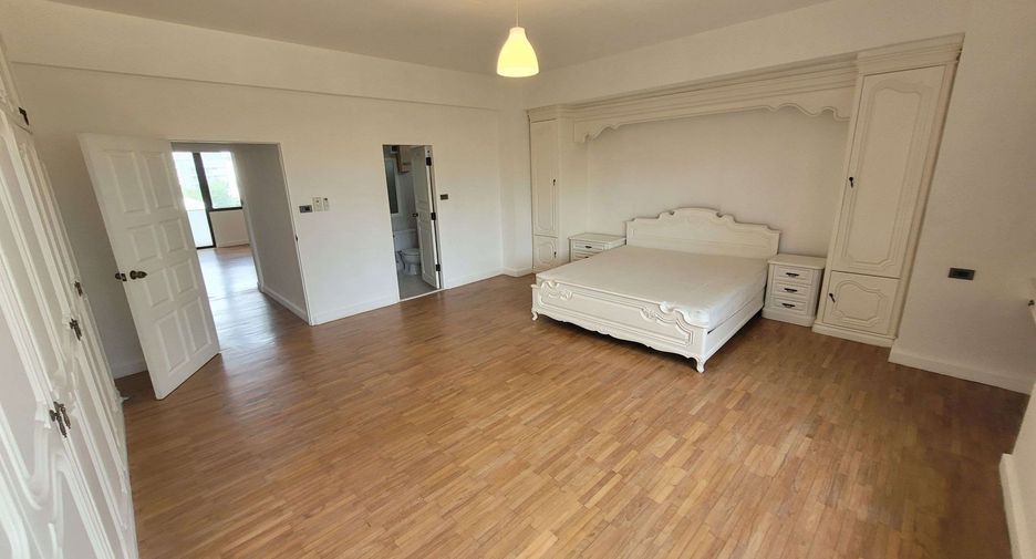 Wohnung zur Miete mit 3 Zimmer in Watthana, Bangkok