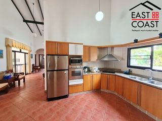 Casa en alquiler de 3 habitaciones en Bang Lamung, Chonburi