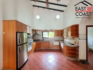 Casa en alquiler de 3 habitaciones en Bang Lamung, Chonburi