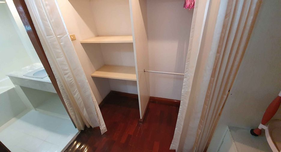 Wohnung zur Miete mit 3 Zimmer in Watthana, Bangkok