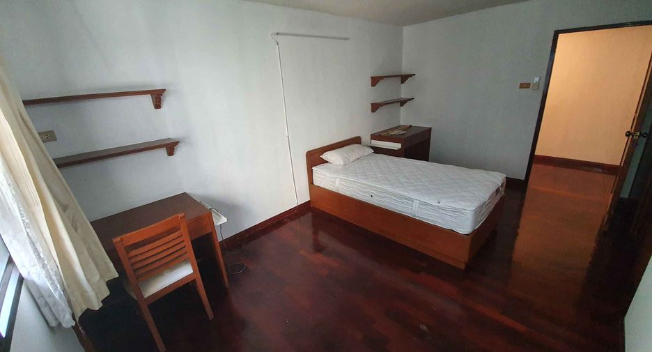 Wohnung zur Miete mit 3 Zimmer in Watthana, Bangkok