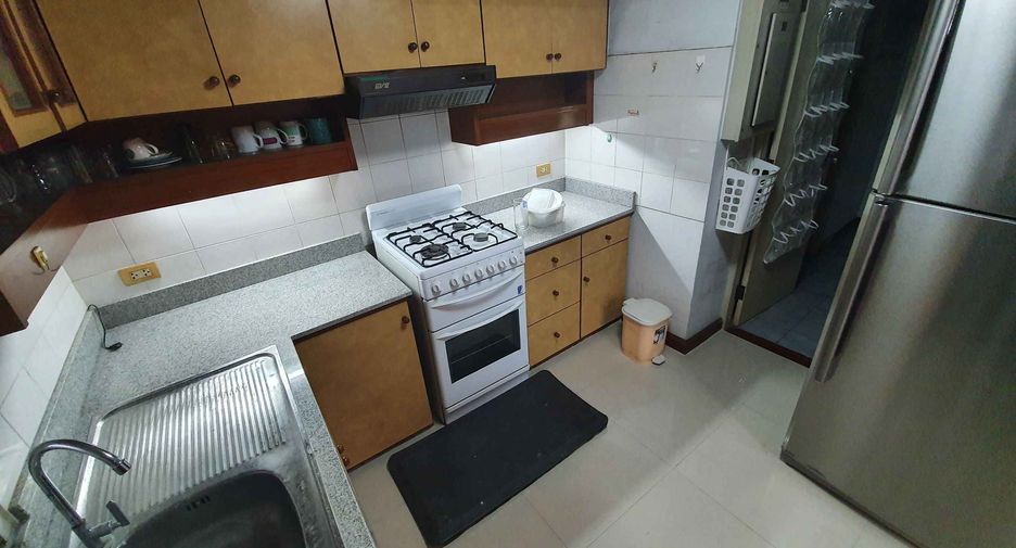 Wohnung zur Miete mit 3 Zimmer in Watthana, Bangkok