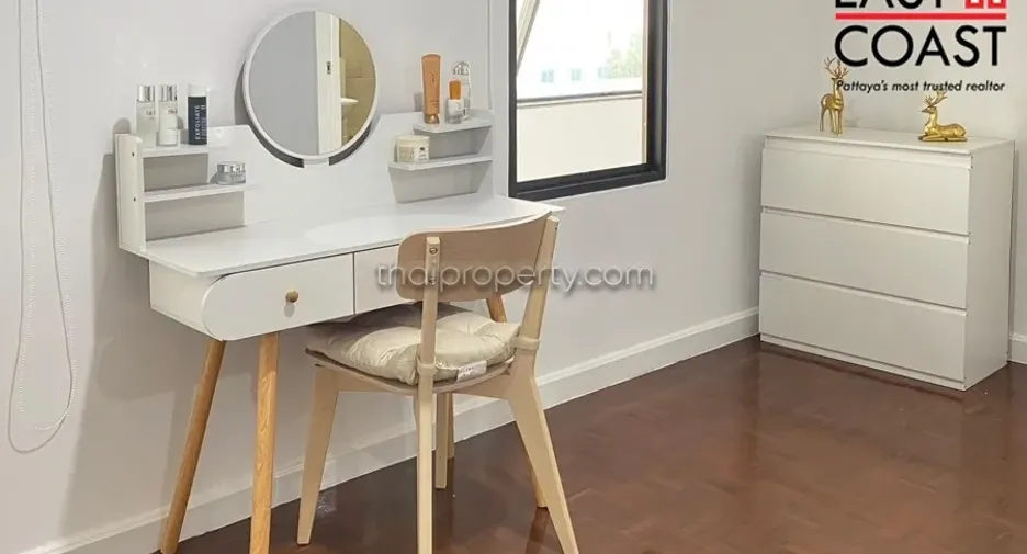 For rent 3 bedrooms condo in Jomtien, Pattaya