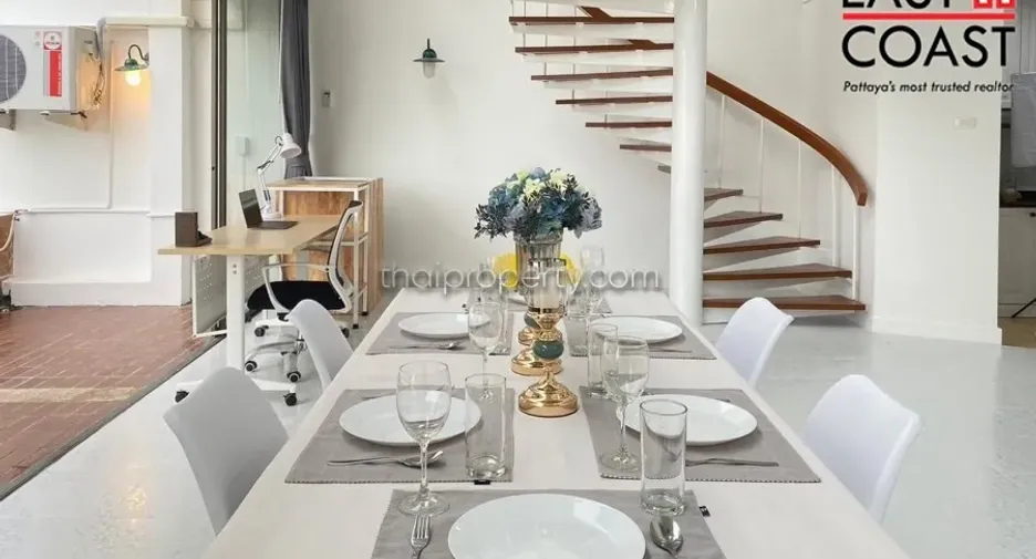 For rent 3 bedrooms condo in Jomtien, Pattaya