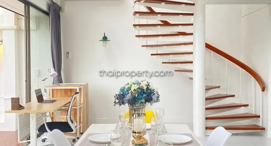 For rent 3 bedrooms condo in Jomtien, Pattaya
