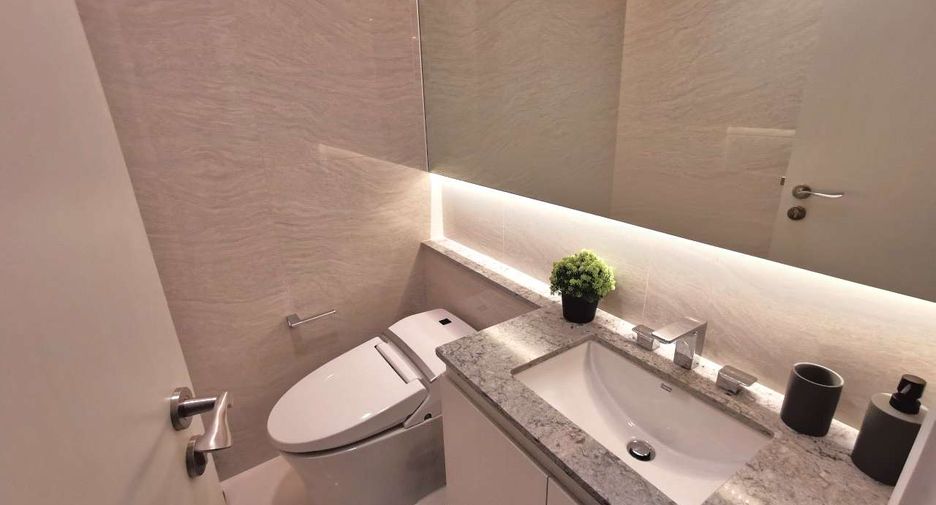 For rent 2 bedrooms condo in Khlong Toei, Bangkok