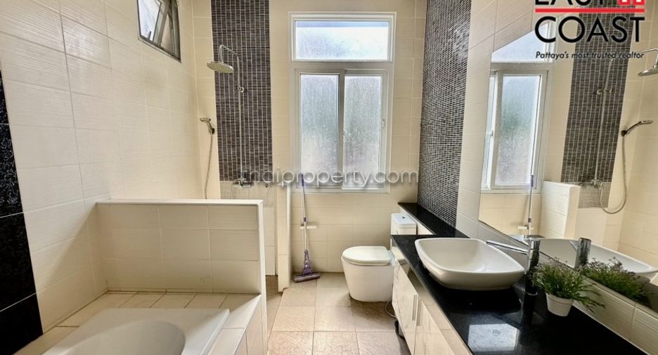 For rent 3 bedrooms house in East Pattaya, Pattaya