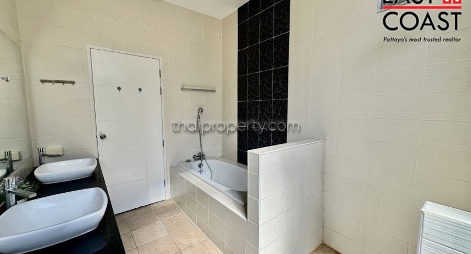 For rent 3 bedrooms house in East Pattaya, Pattaya