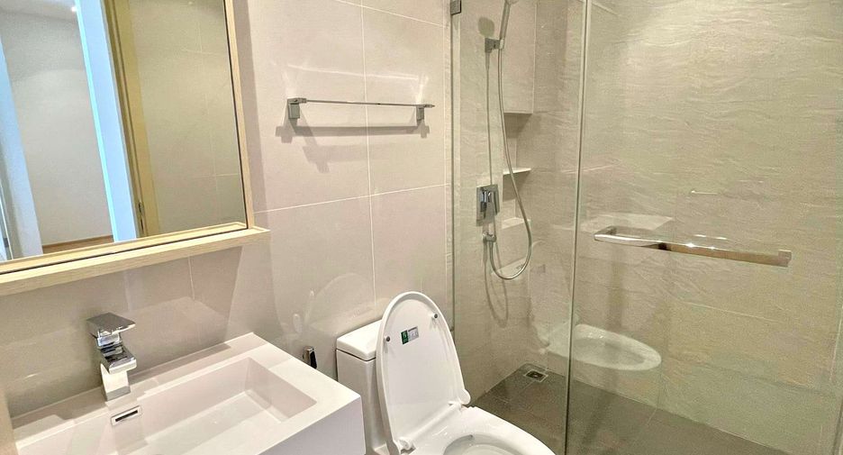 For rent 2 bedrooms condo in Watthana, Bangkok