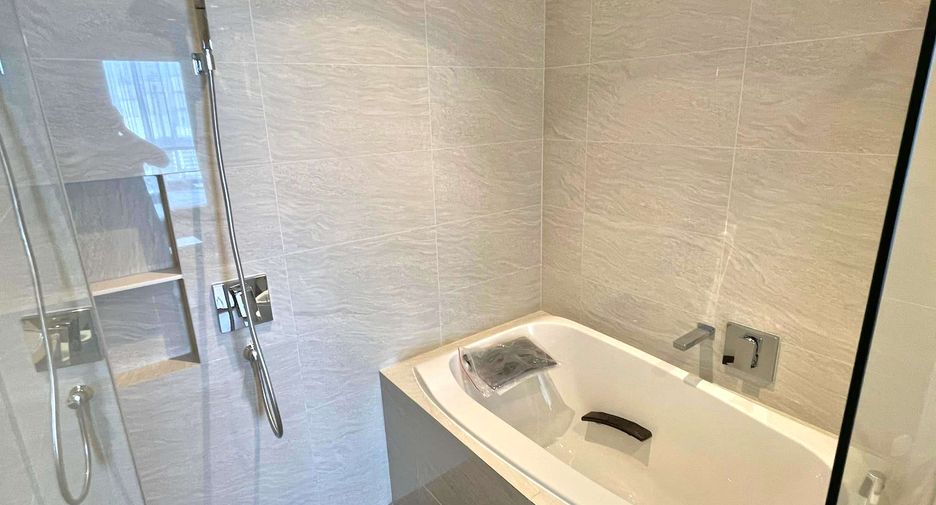 For rent 2 bedrooms condo in Watthana, Bangkok