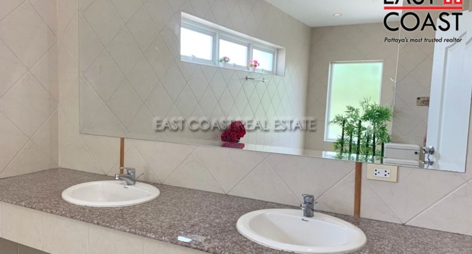 For rent 4 bedrooms house in East Pattaya, Pattaya