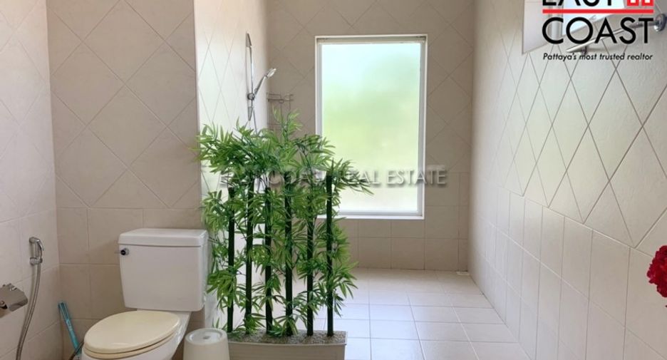 For rent 4 bedrooms house in East Pattaya, Pattaya