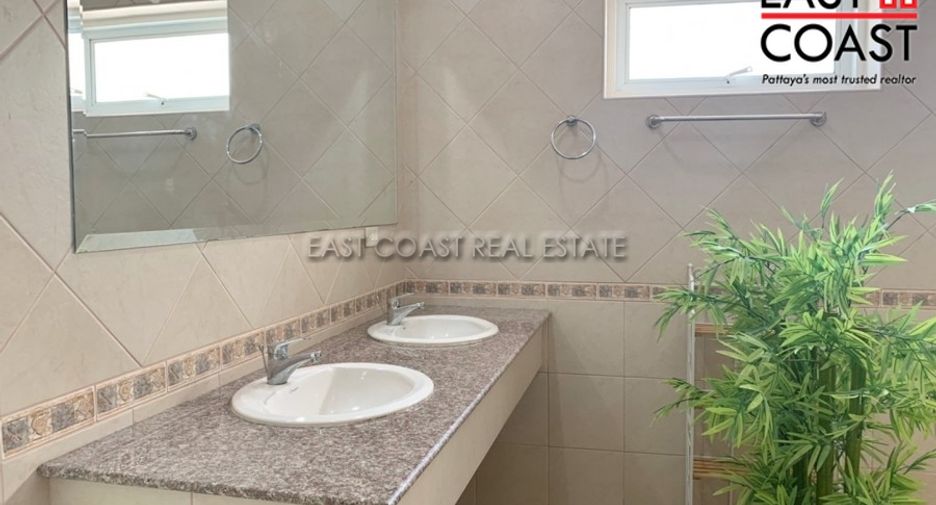For rent 4 bedrooms house in East Pattaya, Pattaya