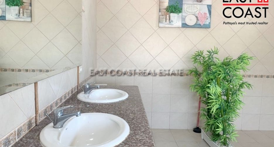 For rent 4 bedrooms house in East Pattaya, Pattaya