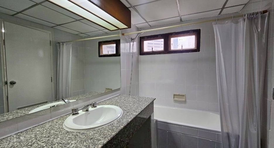 For rent 3 ベッドルーム condo in Watthana, Bangkok