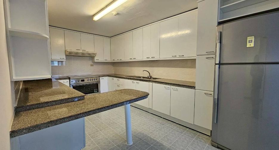 For rent 3 ベッドルーム condo in Watthana, Bangkok