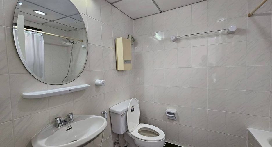 For rent 3 ベッドルーム condo in Watthana, Bangkok