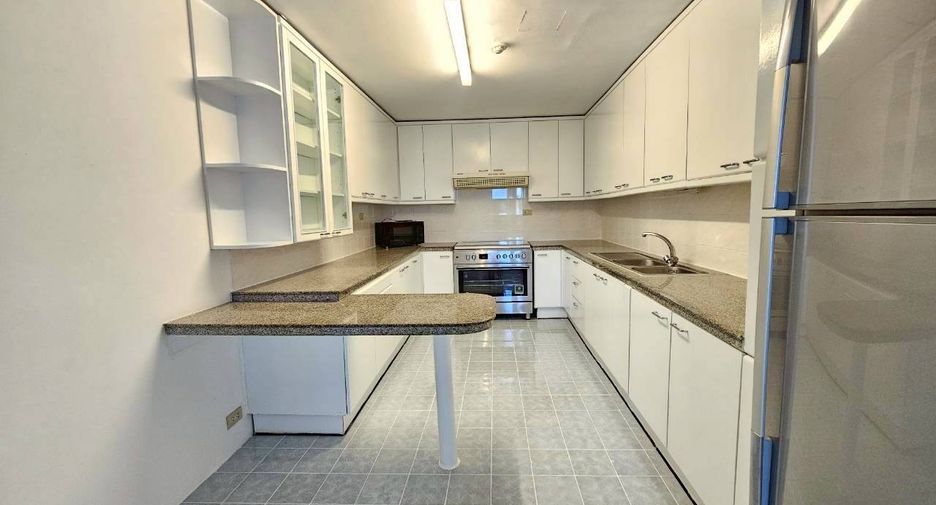 For rent 3 ベッドルーム condo in Watthana, Bangkok