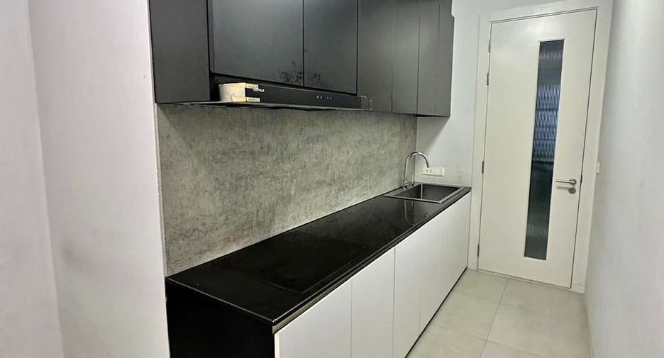 Wohnung zur Miete und zum Kauf mit 3 Zimmer in Watthana, Bangkok