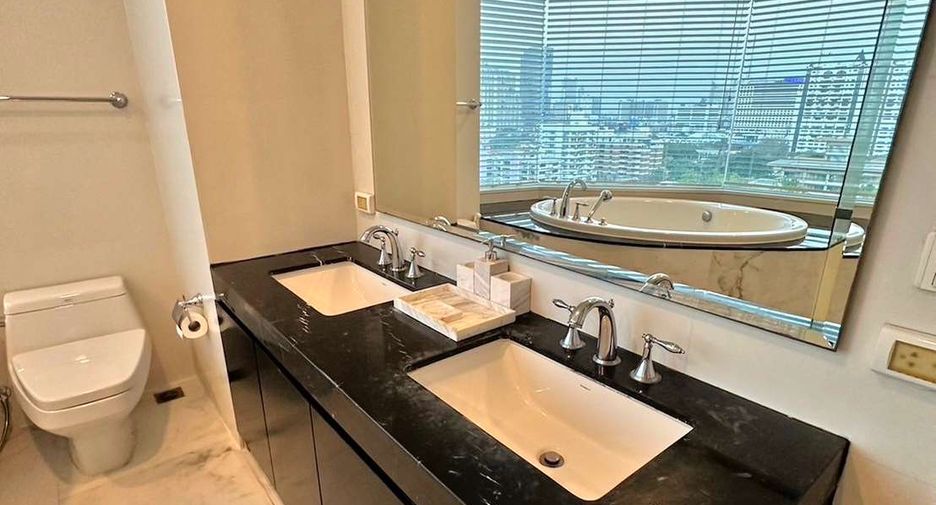 Wohnung zur Miete und zum Kauf mit 3 Zimmer in Watthana, Bangkok