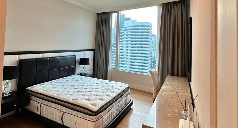 Wohnung zur Miete und zum Kauf mit 3 Zimmer in Watthana, Bangkok