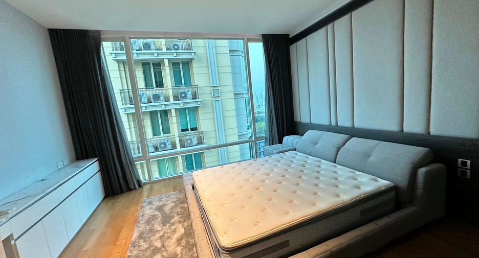 Wohnung zur Miete und zum Kauf mit 3 Zimmer in Watthana, Bangkok