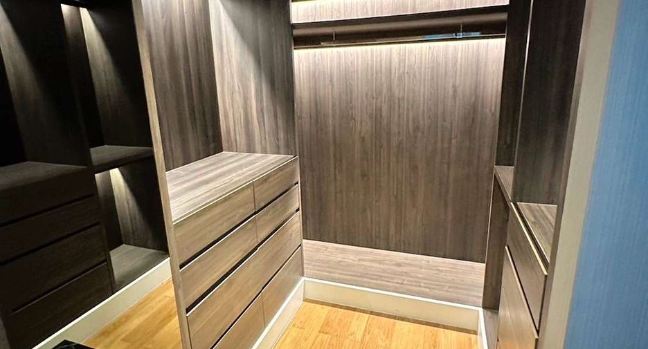 Wohnung zur Miete und zum Kauf mit 3 Zimmer in Watthana, Bangkok