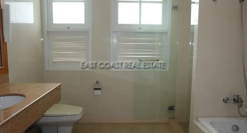 For rent 3 bedrooms house in Na Jomtien, Pattaya