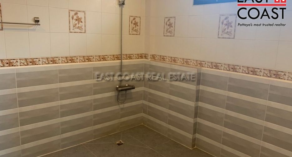 For rent 4 bedrooms house in East Pattaya, Pattaya