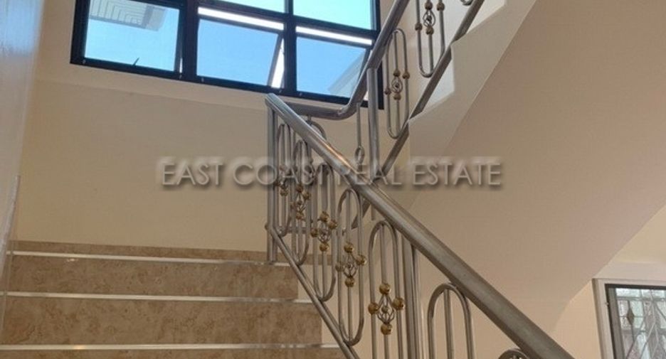 For rent 4 bedrooms house in East Pattaya, Pattaya
