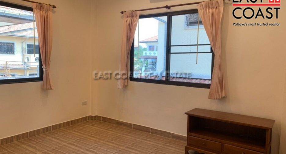 For rent 4 bedrooms house in East Pattaya, Pattaya