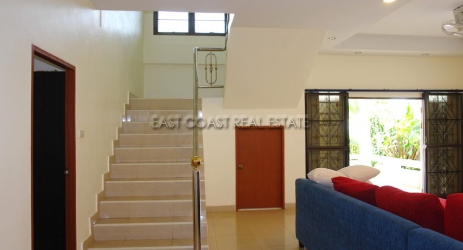 À louer 4 chambres maison à East Pattaya, Pattaya