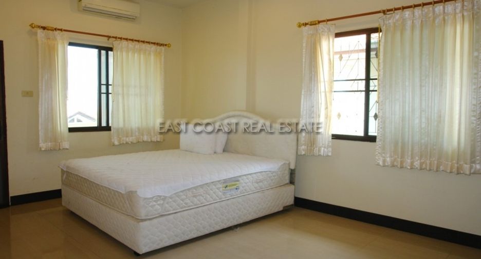 À louer 4 chambres maison à East Pattaya, Pattaya