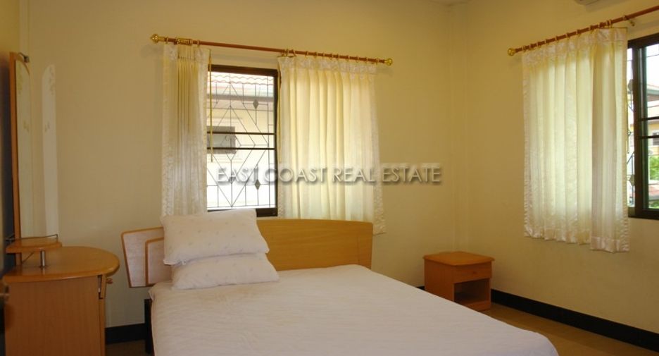 À louer 4 chambres maison à East Pattaya, Pattaya