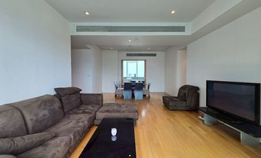 Wohnung zur Miete mit 3 Zimmer in Khlong Toei, Bangkok