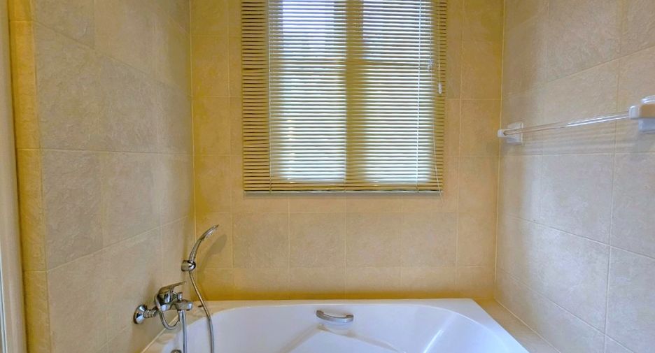 For rent 3 ベッドルーム condo in Watthana, Bangkok