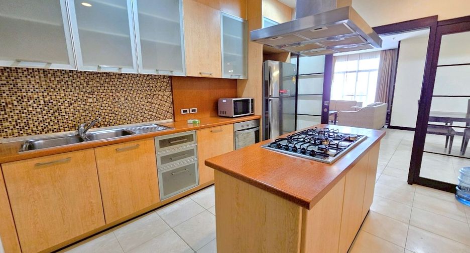 For rent 3 ベッドルーム condo in Watthana, Bangkok