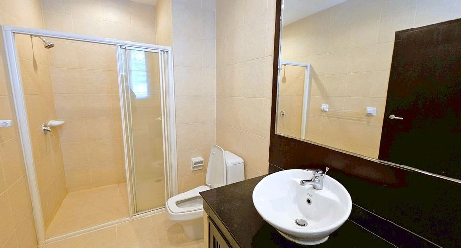 For rent 3 ベッドルーム condo in Watthana, Bangkok