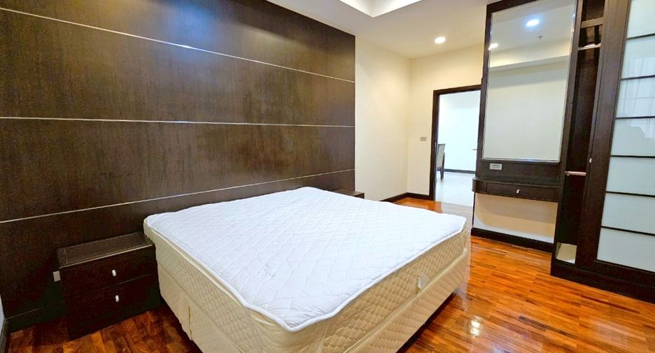 For rent 3 ベッドルーム condo in Watthana, Bangkok