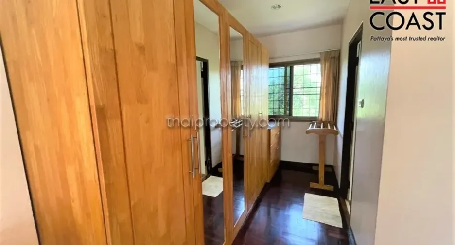 Casa en alquiler de 4 habitaciones en Na Jomtien, Pattaya
