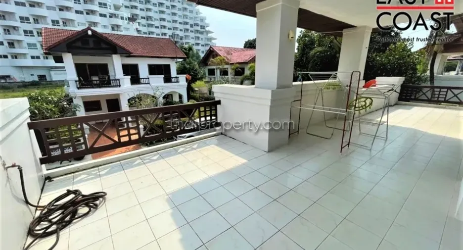 Casa en alquiler de 4 habitaciones en Na Jomtien, Pattaya