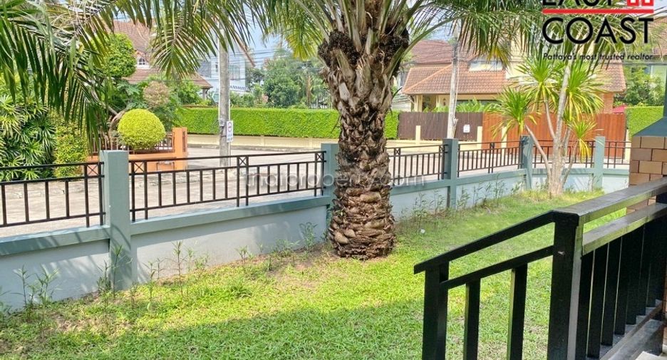 For rent 4 bedrooms house in East Pattaya, Pattaya