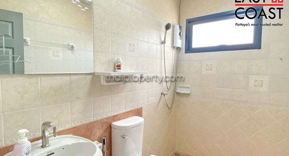 For rent 4 bedrooms house in East Pattaya, Pattaya