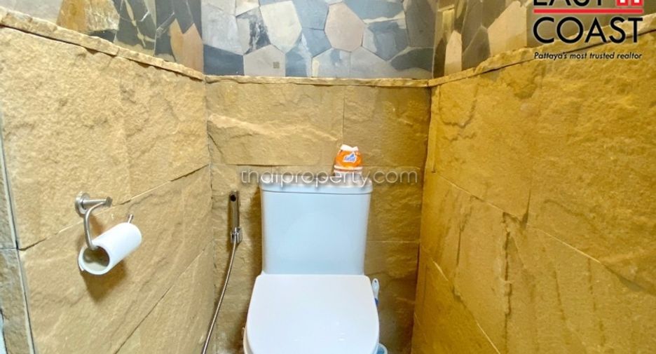 For rent 4 bedrooms house in East Pattaya, Pattaya